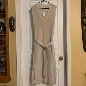 NWT V-Neck maxi belted sweater dress